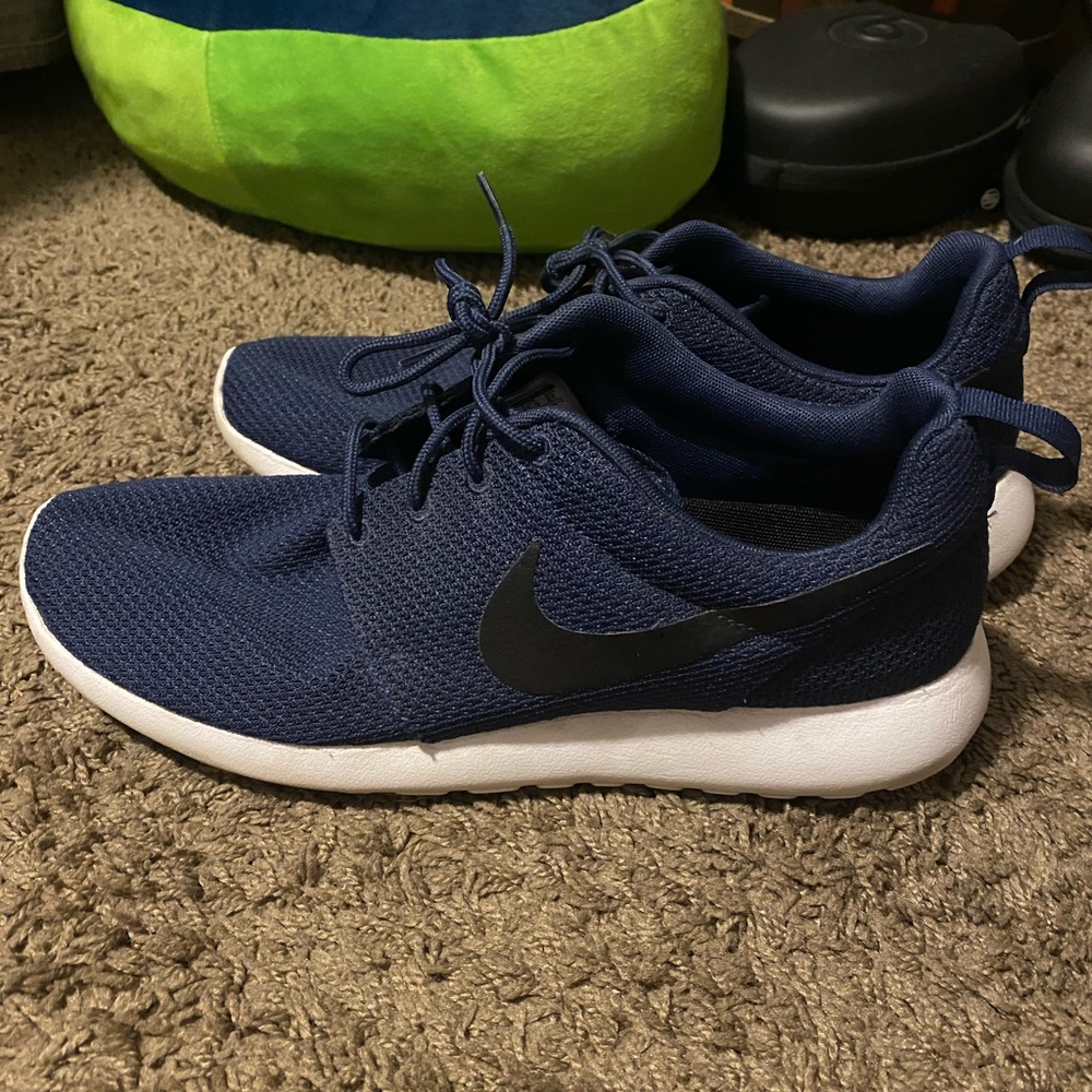 Nike Roshe Run Navy Size 9